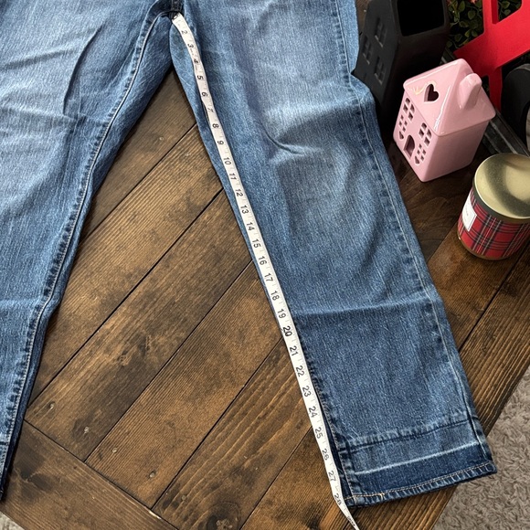 Universal Thread Blue Boyfriend Jeans - Picture 3 of 5